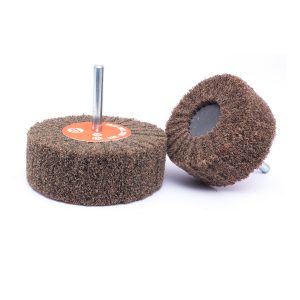 Flap wheels on spindle Cutting and polishing CP